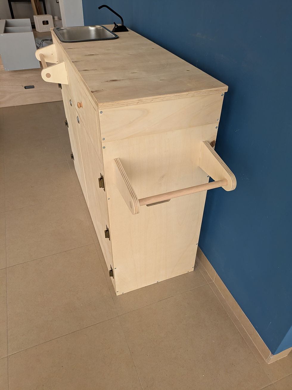 Miniatura: Mueble cocina para camper de 18 mm con fregadero, cajón y bomba de 12V