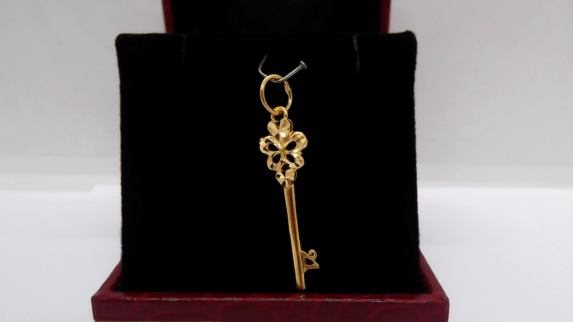 916 GOLD PENDANT