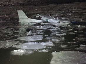 Brave Pilot and Passenger of Downed Cessna Swim to Shore in the Icy Hudson River 
