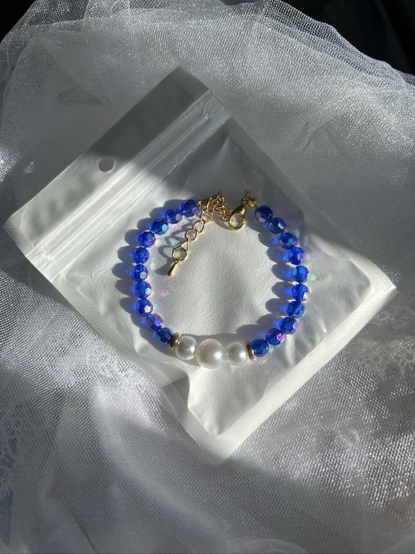 Hand made Bracelet en perles bleues et perles nacrées