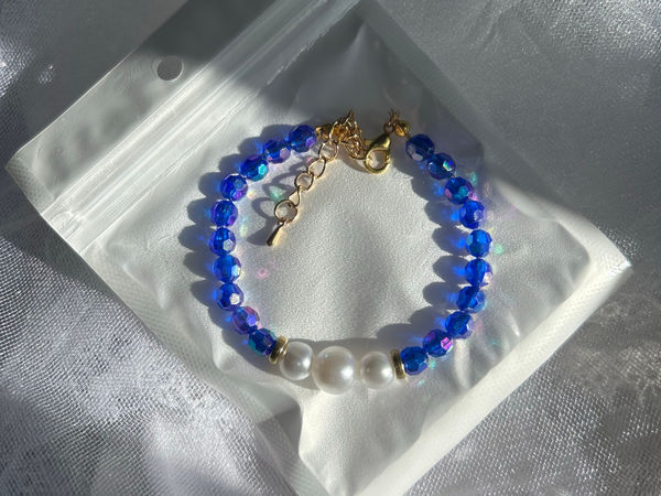 Hand made Bracelet en perles bleues et perles nacrées