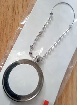 Wisiorek z łańcuszkiem