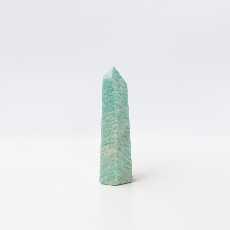 Miniatura: Prisma in amazzonite naturale verde-azzurra con venature chiare, altezza 11 cm, punta sfaccettata, lucida