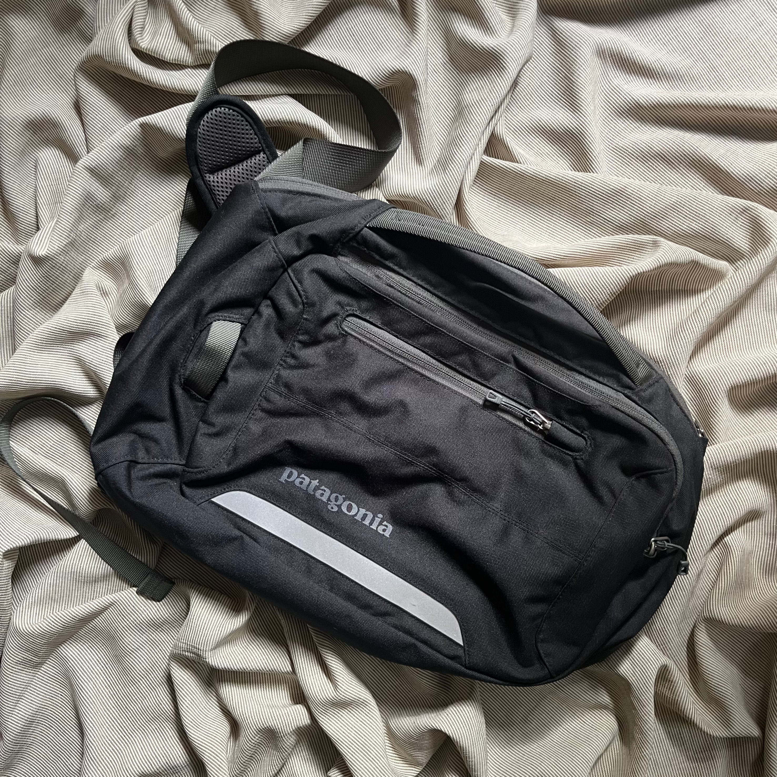 PATAGONIA MESSENGER STYLE SLING BAG