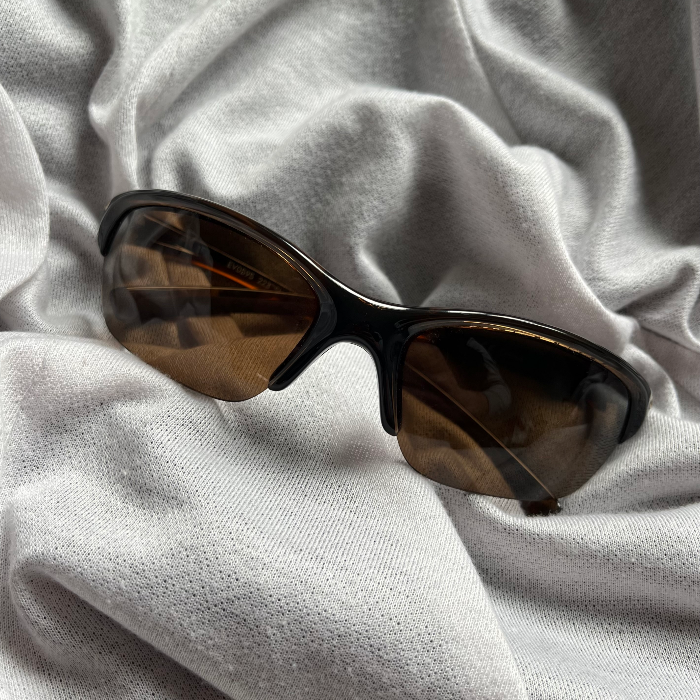 NIKE SPORTY SHADES