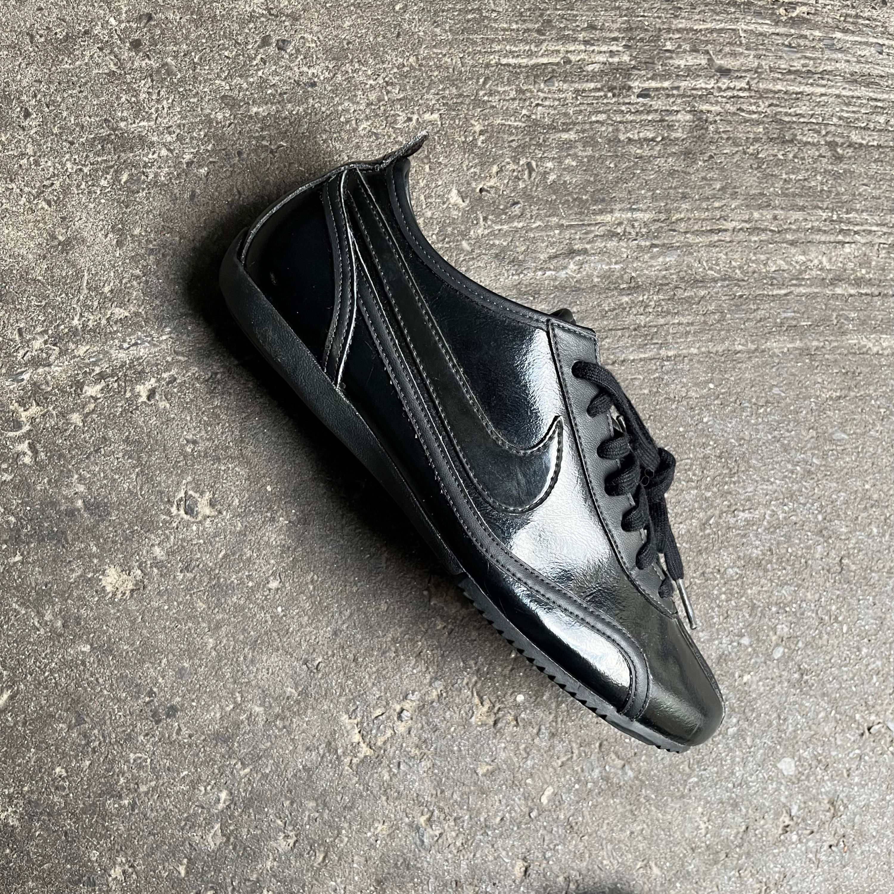 NIKE LOW PROFILE WMNS TRAINER US 7 EU 38