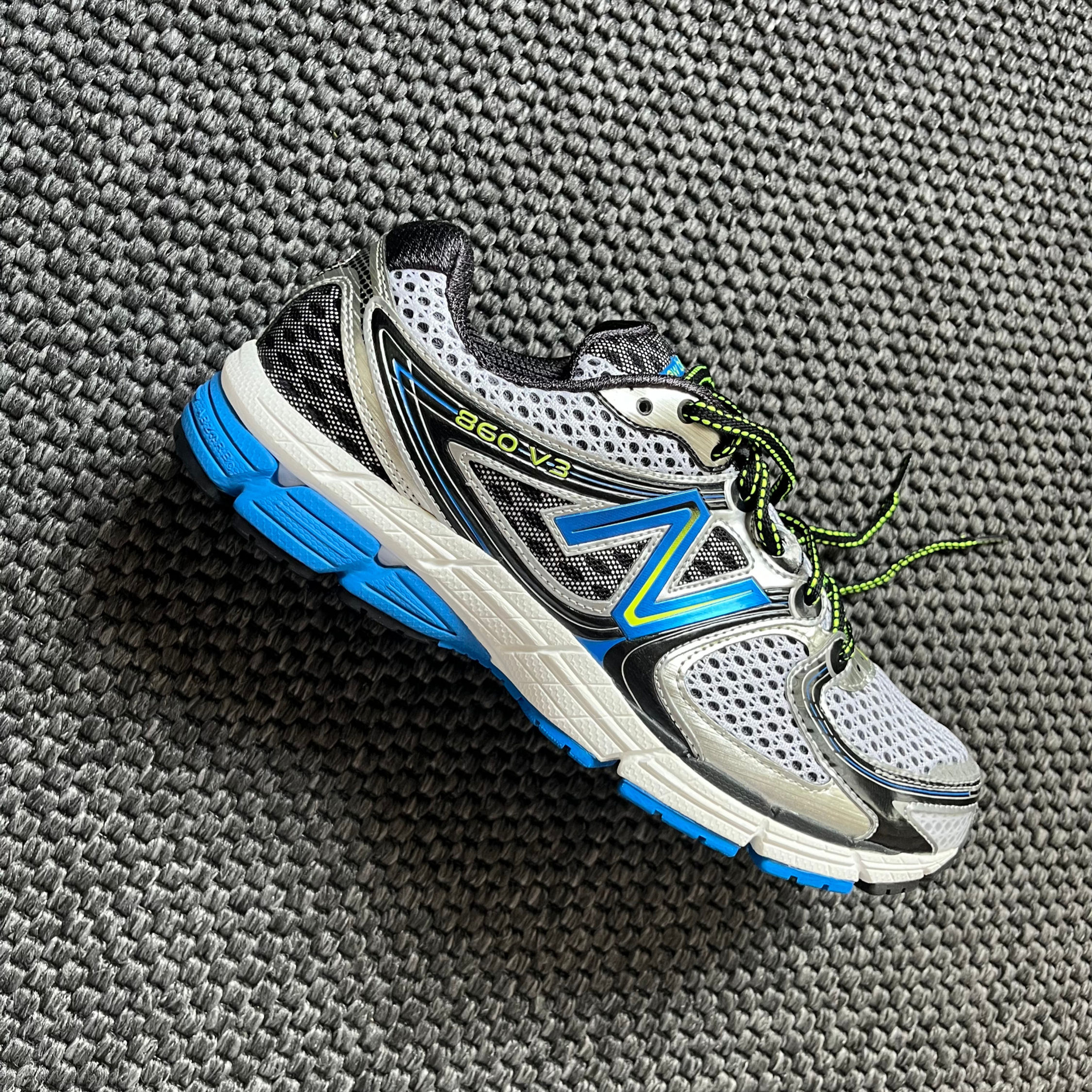 NEW BALANCE MADE IN UK 860 US 11 EU 45