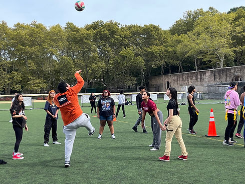 13 Landmark Students outside playing an advisory game_