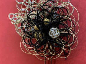 【水引で作る成人式用の簪、両親と娘さん三人合作】折形、水引カルチャー俱楽部