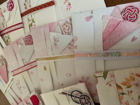 【折形礼法:略式紙幣包の応用】春の桜柄で作りました