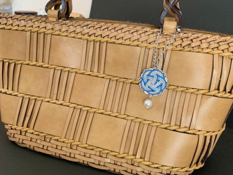 【水引アクセサリー】ブルーのバックチャームを作りました(*^-^*) 折形礼法、水引カルチャー倶楽部 類家三枝子