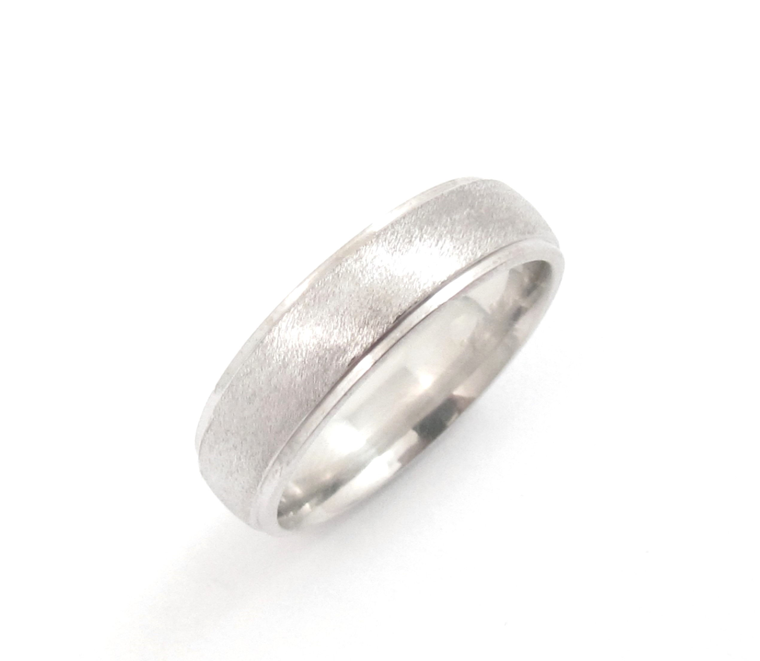 10kt White Gold Gents Ring