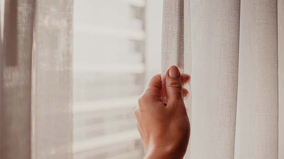 Cortinas e persianas acumulam sujeira invisível: como isso afeta sua saúde e seu ambiente