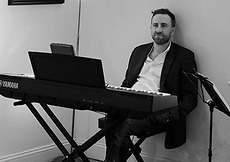 Justin Solo Pianist