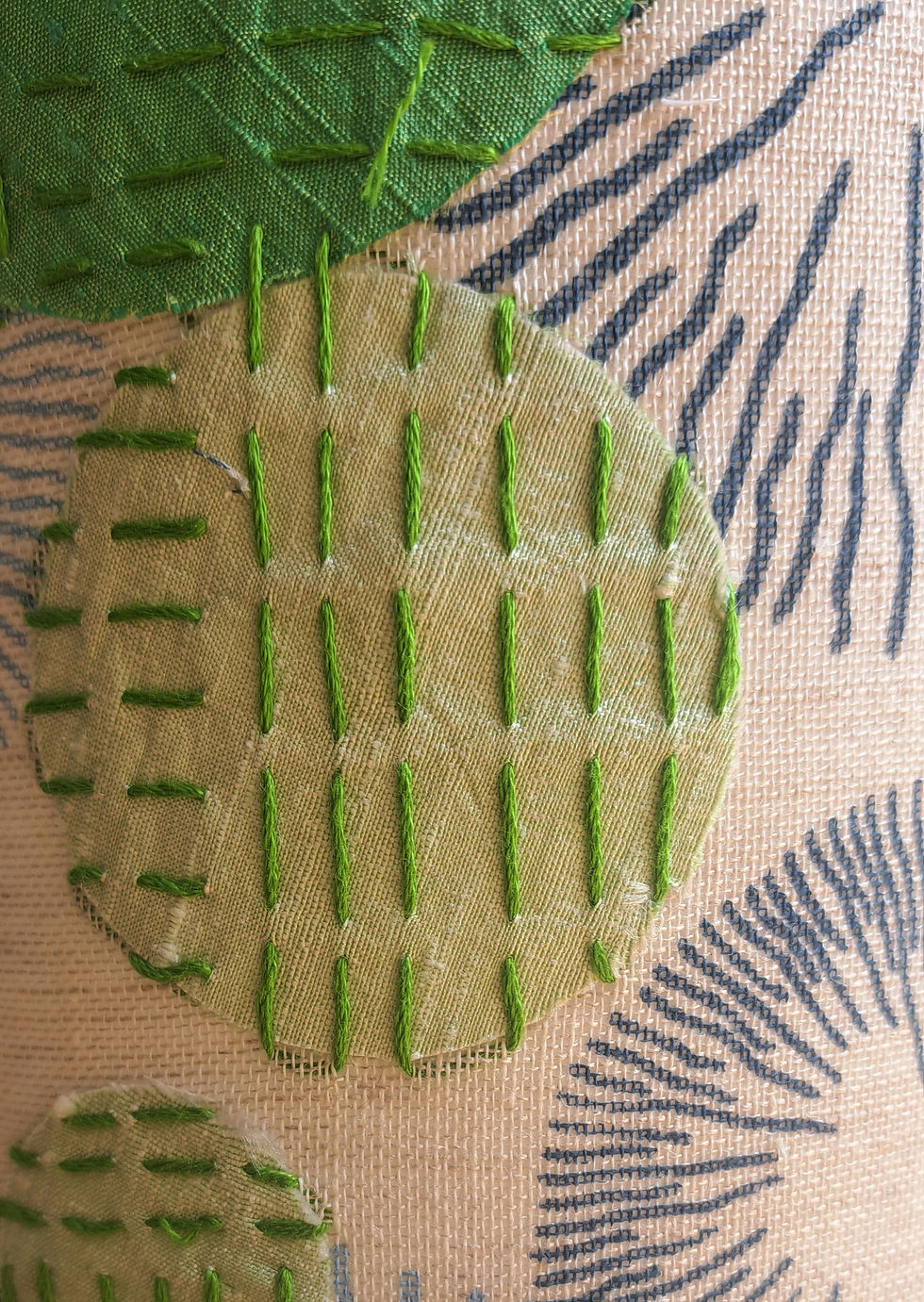 Thumbnail:  Bespoke Sashiko 'Circles' stitched tablelamp #2