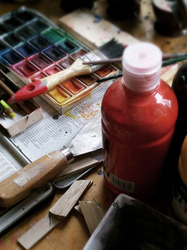 art material paints crayons brushes