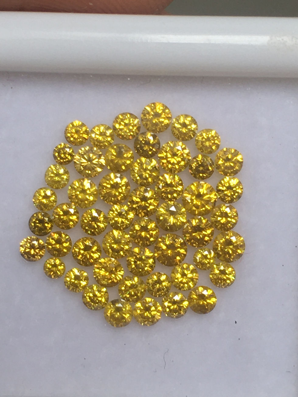 Thumbnail: 1.40 CT 1.5 To 2.3 MM Lab Grown Round Brilliant cut Melee Diamond Yellow Color