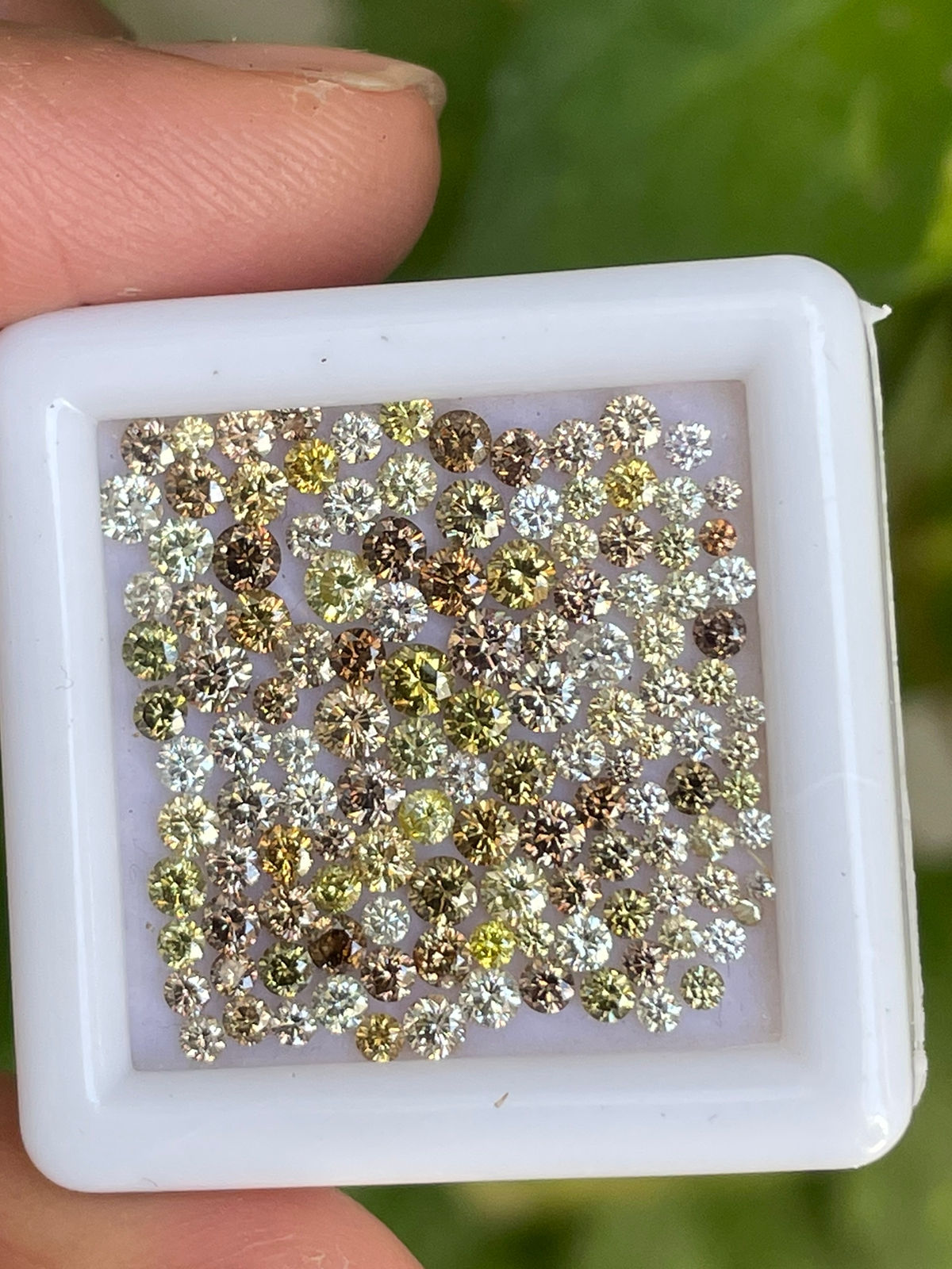 3.53 CT 1.0 MM to 2.5 MM Natural Loose Round Brilliant cut Fancy color Diamond