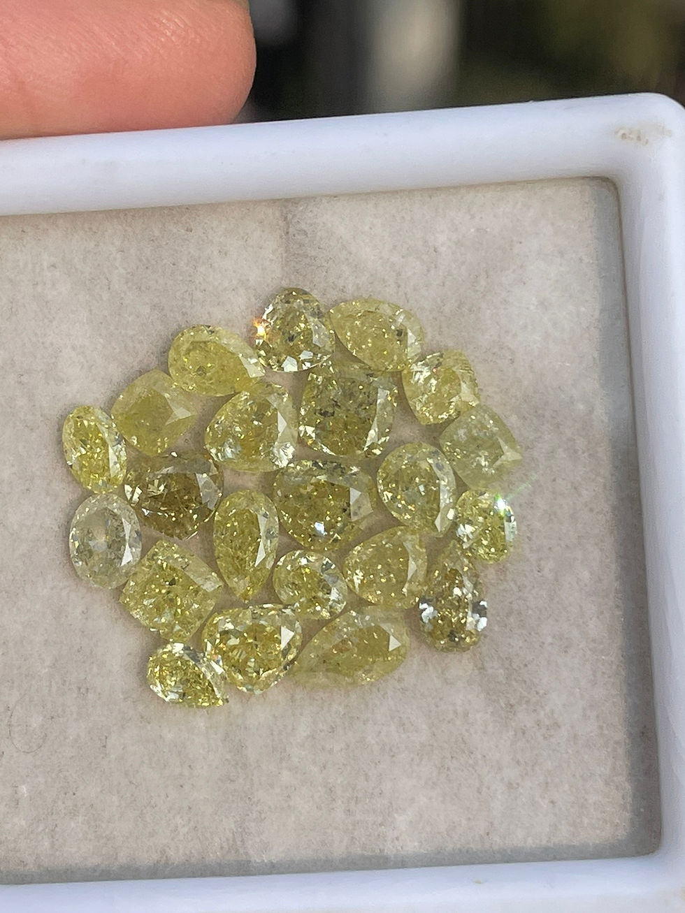 Thumbnail: 9.22 CT 22pcs Natural Fancy Yellow color Diamond Pear/Oval/Cushion cut Diamond