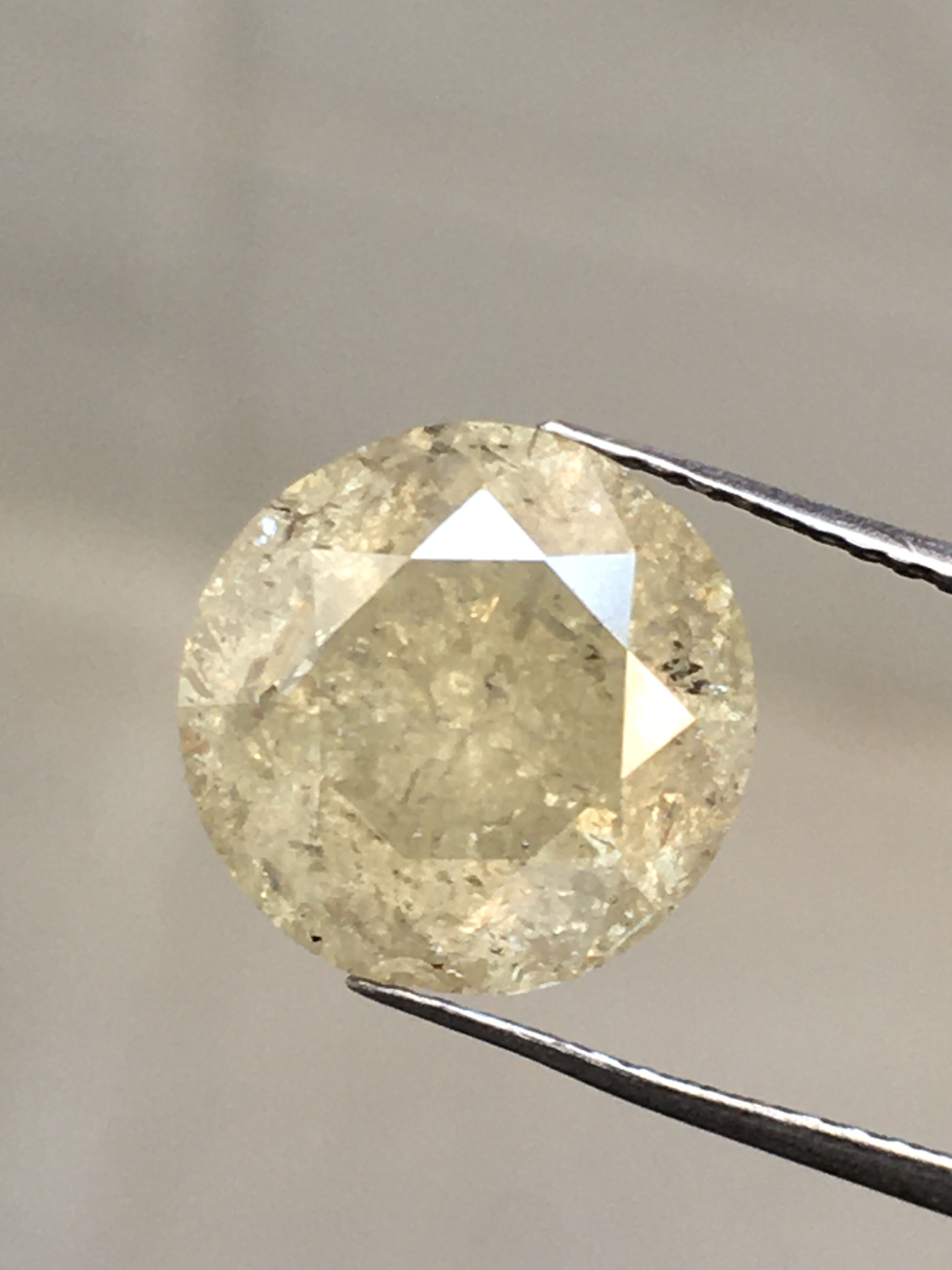 4.23 CT 9.7 MM Natural Round Cut Salt and pepper Brilliant cut Diamond