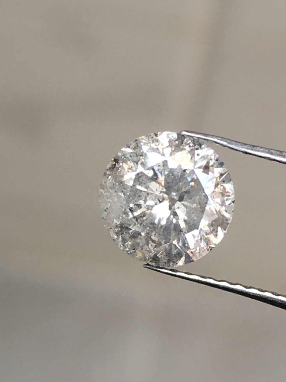 Thumbnail: 1.83 CT 7.3 MM Natural Salt and Pepper Round Cut Brilliant cut Diamond