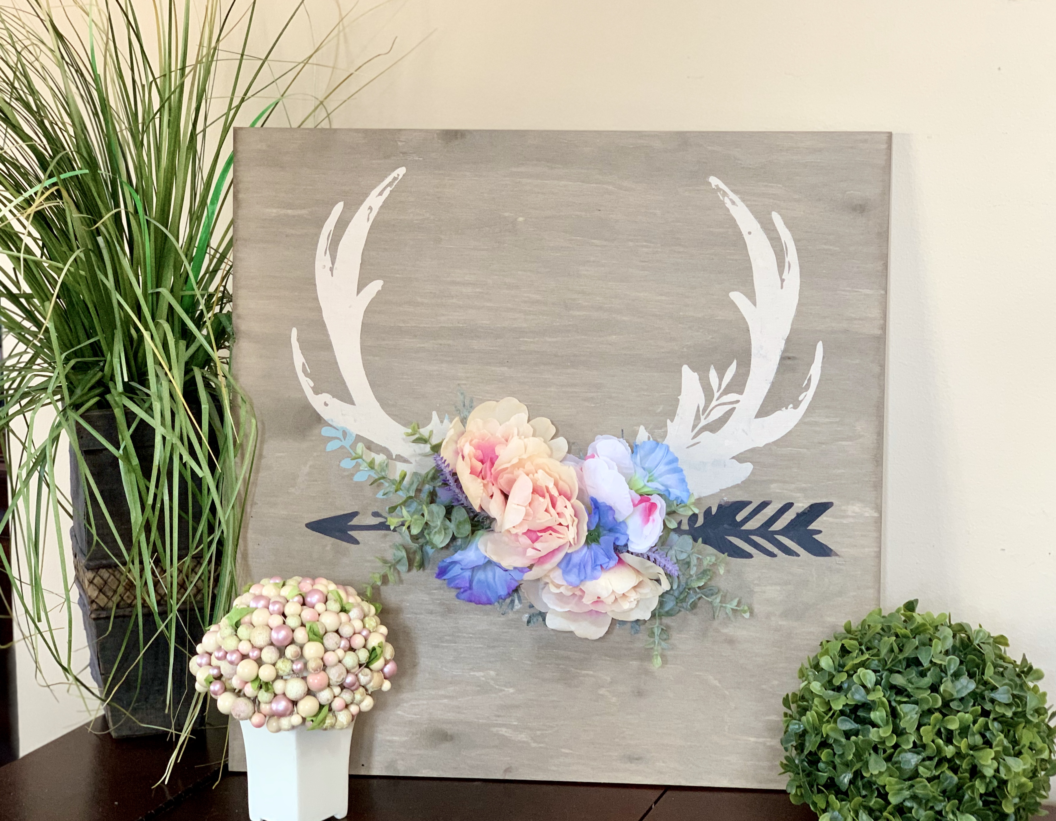 331 Antlers & Flowers