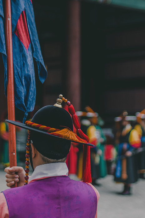 Temple guards ceremony in Seoul_edited.j