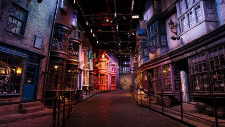 warner-bros-studio-tour-diagon-alley-1920x1080.jpg