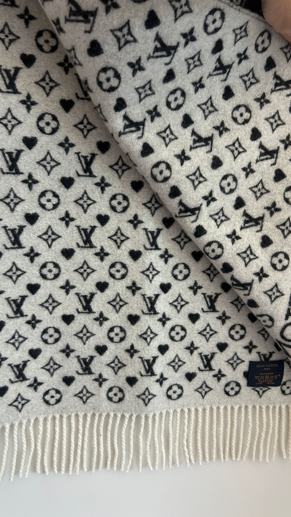 Thumbnail: Louis Vuitton Game On Black Cream Scarf Monogram Cashmere