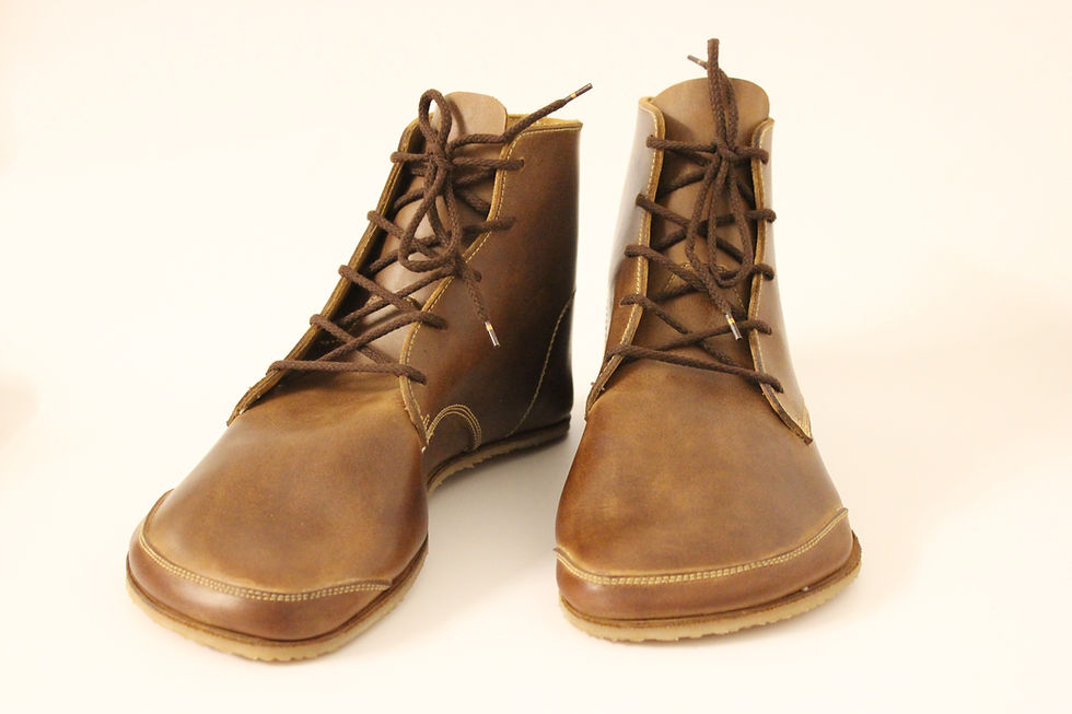Braune Minimalschuhe, Vorderansicht
