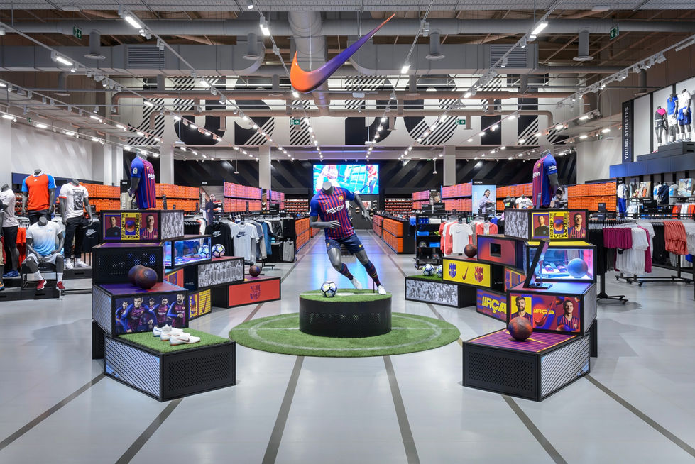Nike Barcelona Big Box La Roca