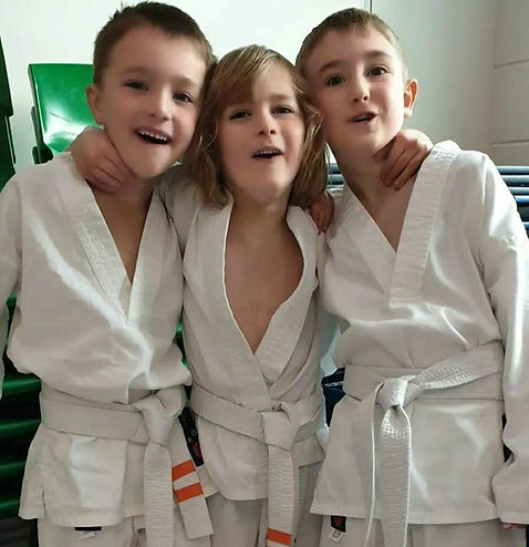 SmartSelect_20220406-195702_Instagram_edited.jpg