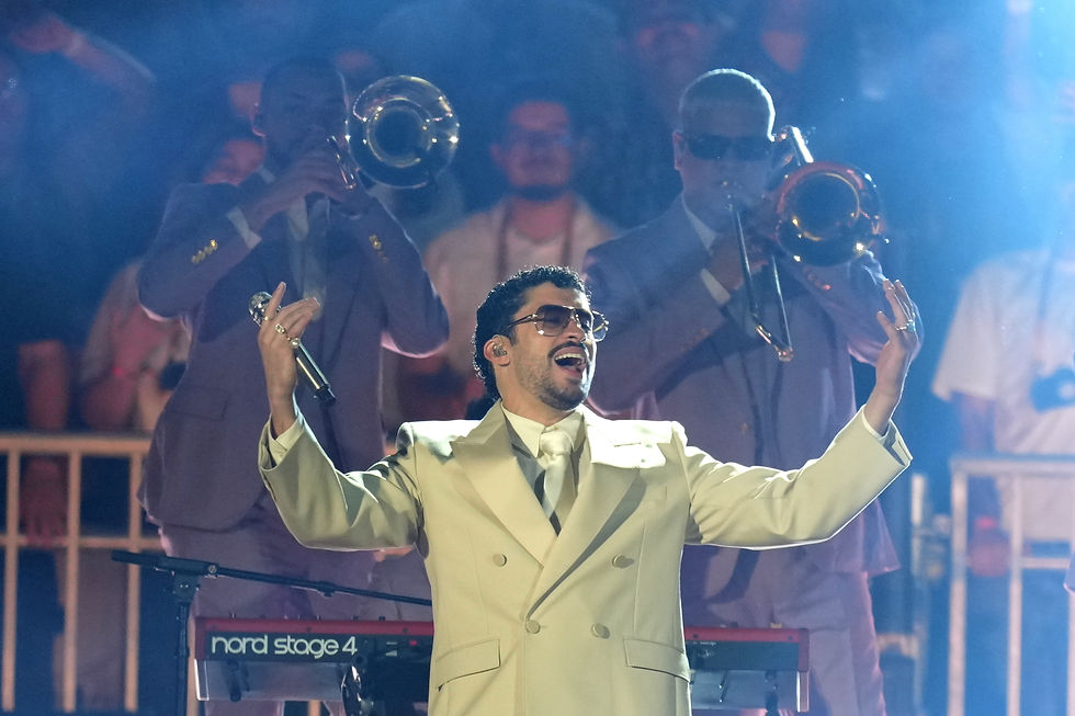 Spania Pave Bad Bunny
FIL - Bad Bunny opptrer på konsert under sin Debi Tirar Mas Fotos World Tour, på Allianz Parque stadion i Sao Paulo, fredag 20. februar 2026. (AP Photo/Andre Penner, Fil)