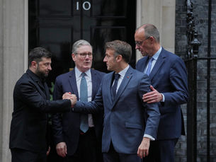 Macron, Starmer og Merz skal møte Zelenskyj i London