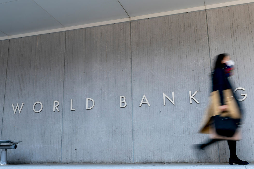 Global økonomi Verdensbanken
FIL - En kvinne går forbi Verdensbankens bygning i Washington 5. april 2021. (AP Photo/Andrew Harnik, Fil)PRNTO