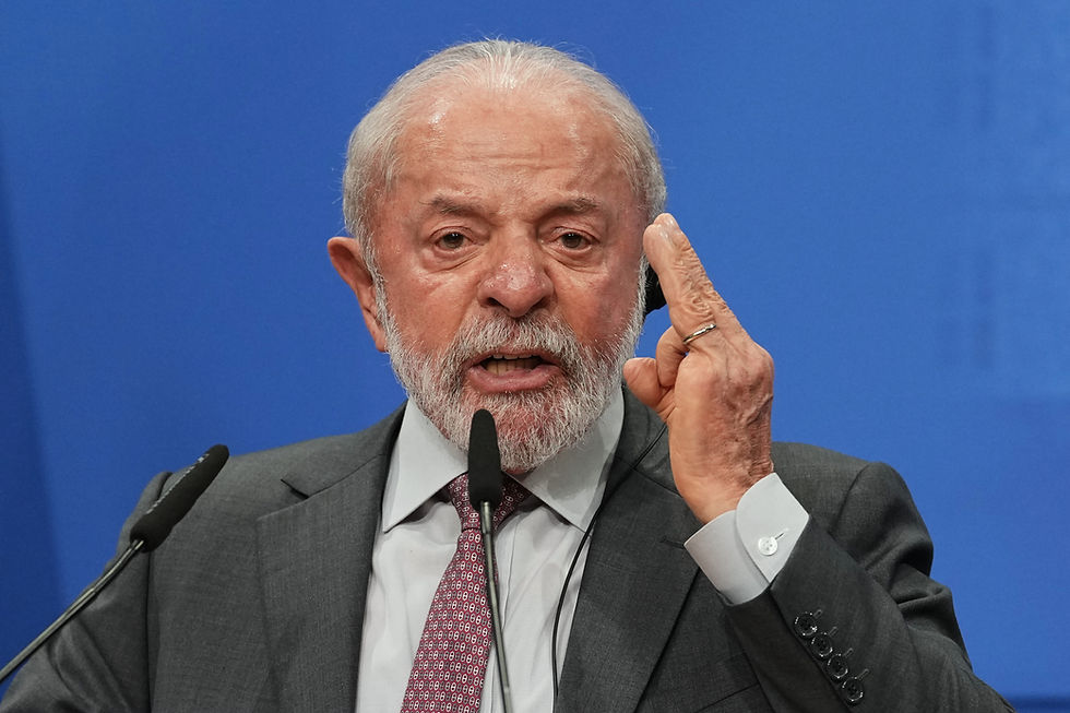 Tyskland Brasil  
Brasils president Luiz Inacio Lula da Silva taler under en felles pressekonferanse med Tysklands kansler Friedrich Merz ved slutten av de tysk-brasilianske interregjeringskonsultasjonene på Herrenhausen-palasset i Hannover, Nord-Tyskland, mandag 20. april 2026. (AP Photo/Martin Meissner)