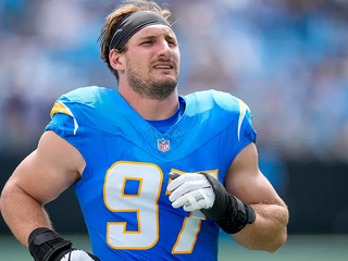 Los Angeles Chargers anunciam o corte do Edge Joey Bosa