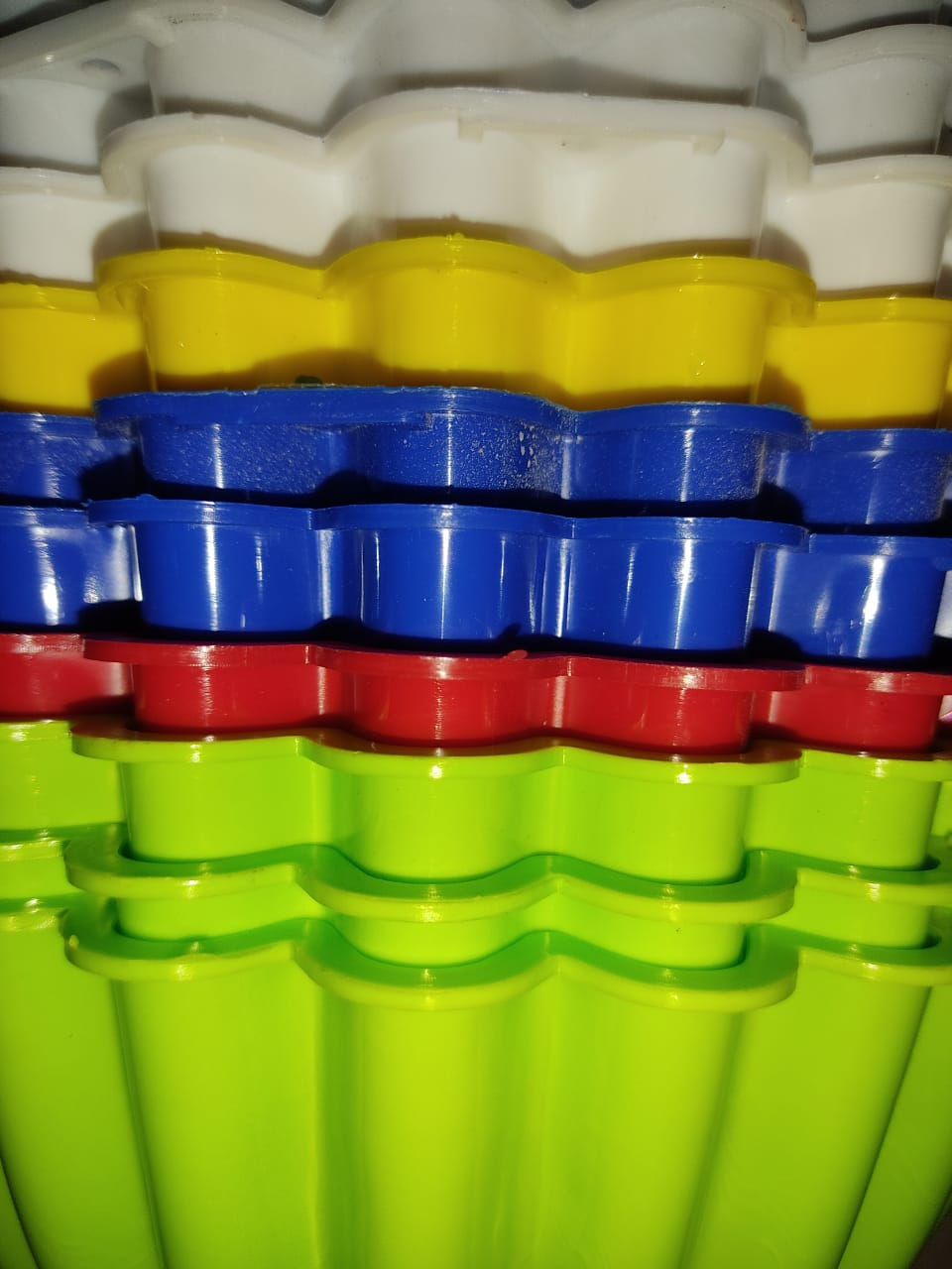 Thumbnail: Plastic Hanging Pots 8"