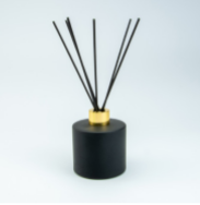 Thumbnail: Parfumfles 200 ml Zwart met Gouden dop.
