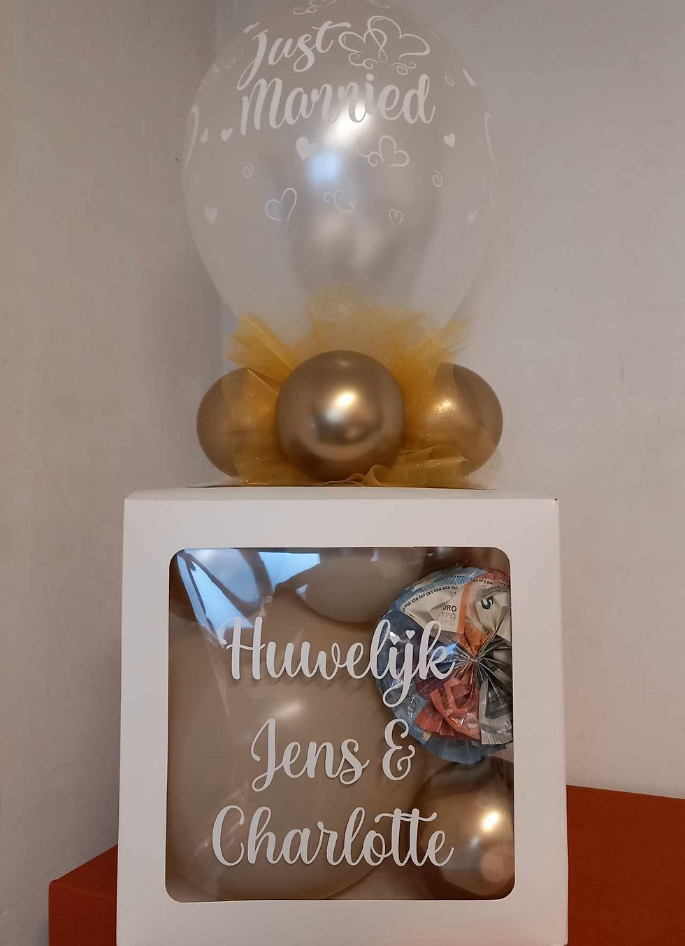Thumbnail: Ballonnen-Geschenk BOX met stukje! HUWELIJK