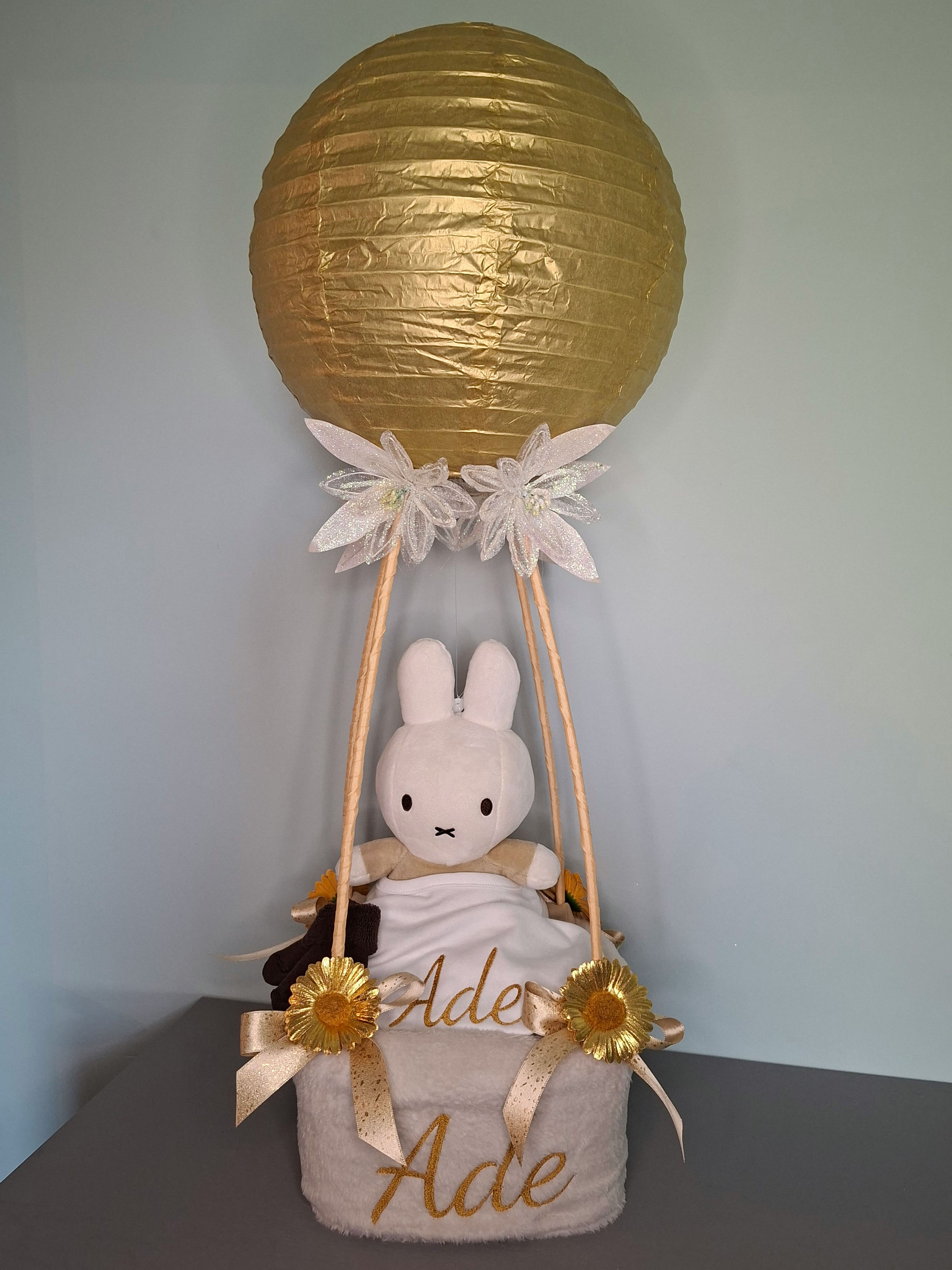 Nijntje Luchtballon Pampertaart met naam 65,00 €