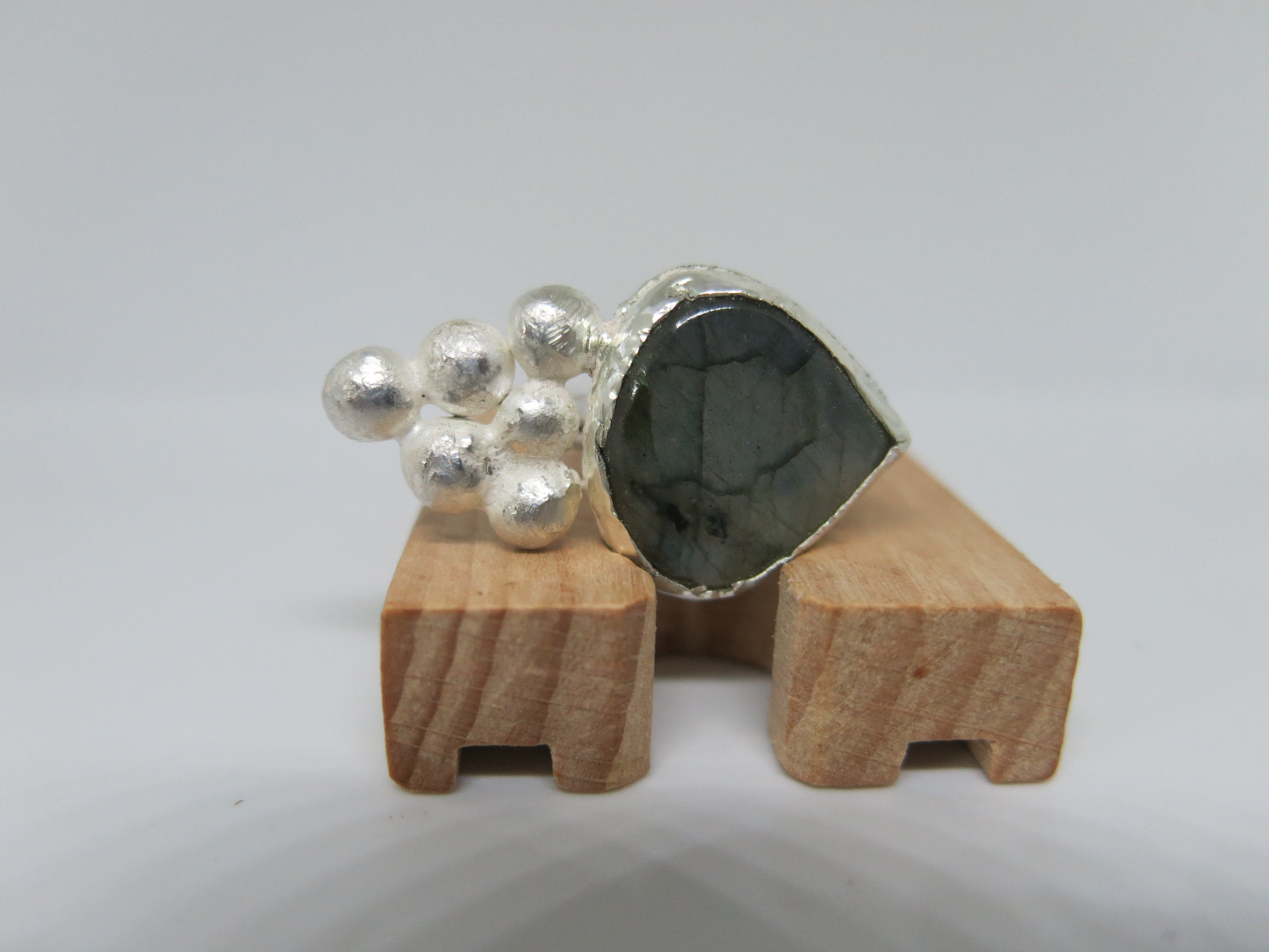 Gaana Labradorite grey, black, blu and green sparkles ring pure silver size 7
