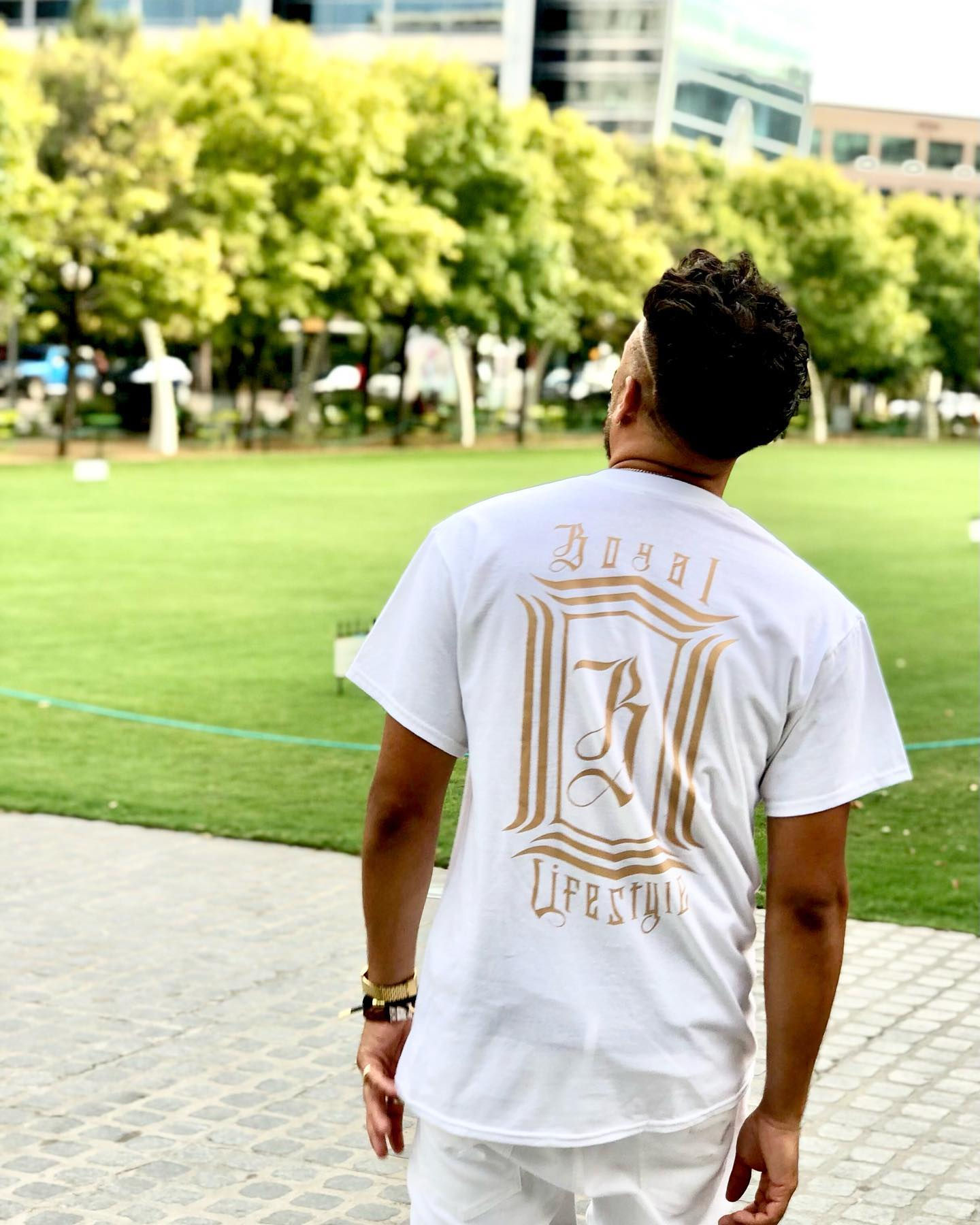 ROYAL LIFESTYLE  T-SHIRT | GOLD & WHITE EDITION |🔸®️⚜️⚜️⚜️