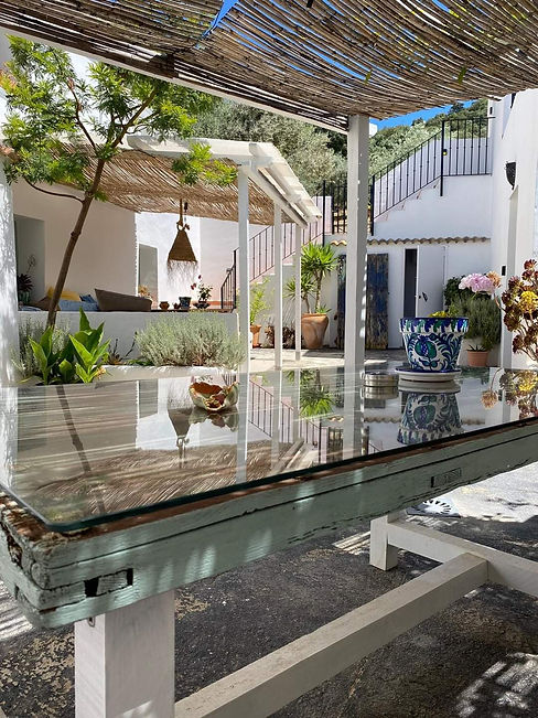 La pluma courtyard.jpg