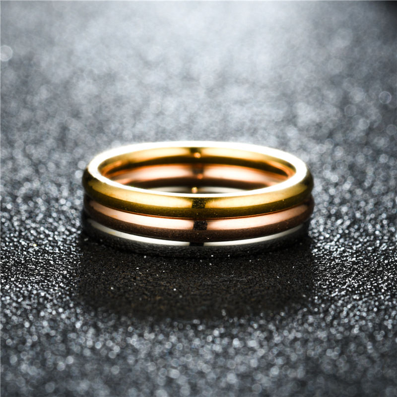 Thumbnail: Premium Minimalist Ring – Gold Titanium
