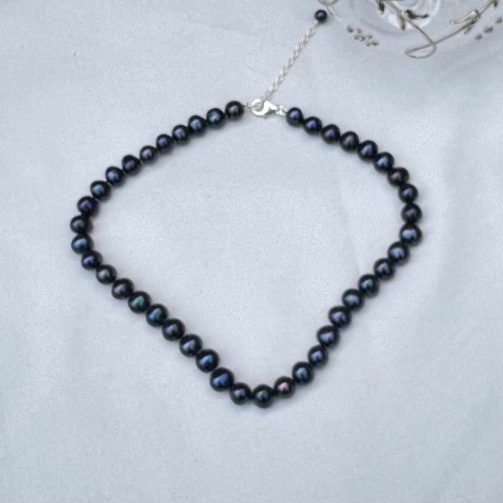 Thumbnail: Natural Freshwater Black Pearl Single Strand 10 mm Necklace