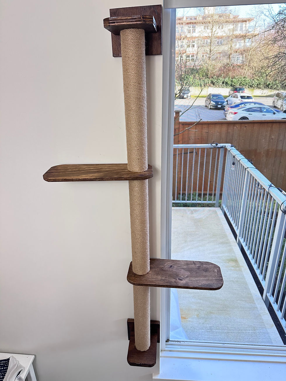 Thumbnail: Scratching Pole 3L with Shelves