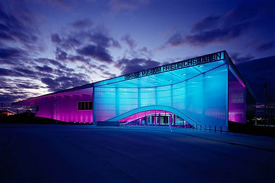 lichtinstallation-am-dornier-musem_front_large.jpg
