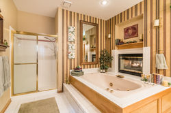 8001 Darnell - interior-11