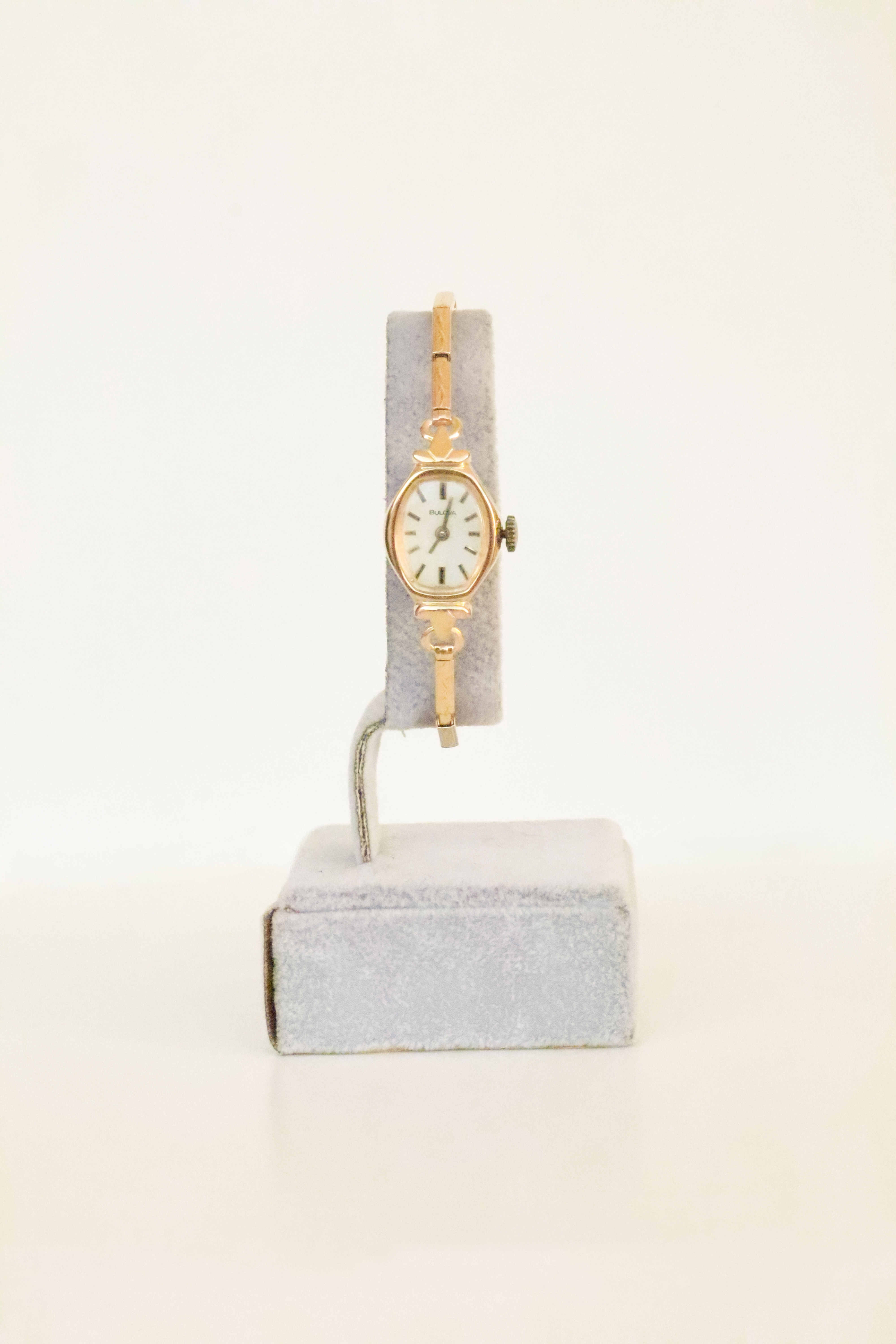 Bulova Vintage Kurmalı Kadın Kol Saati